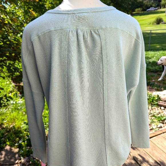 Cute Blupepper lt. Green poly cotton waffle knit Smock style top Sz sm - Picture 5 of 5